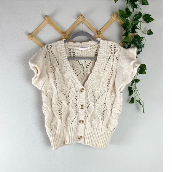 Goodnight Macaroon Sweaters - GOODNIGHT MACAROON 🤎🤎 Cream Cassandra Knitted Sweater Vest